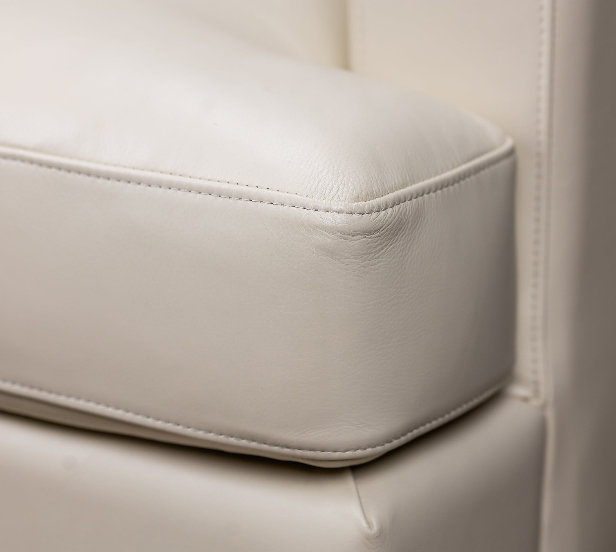 3103 REDDING CHAIR