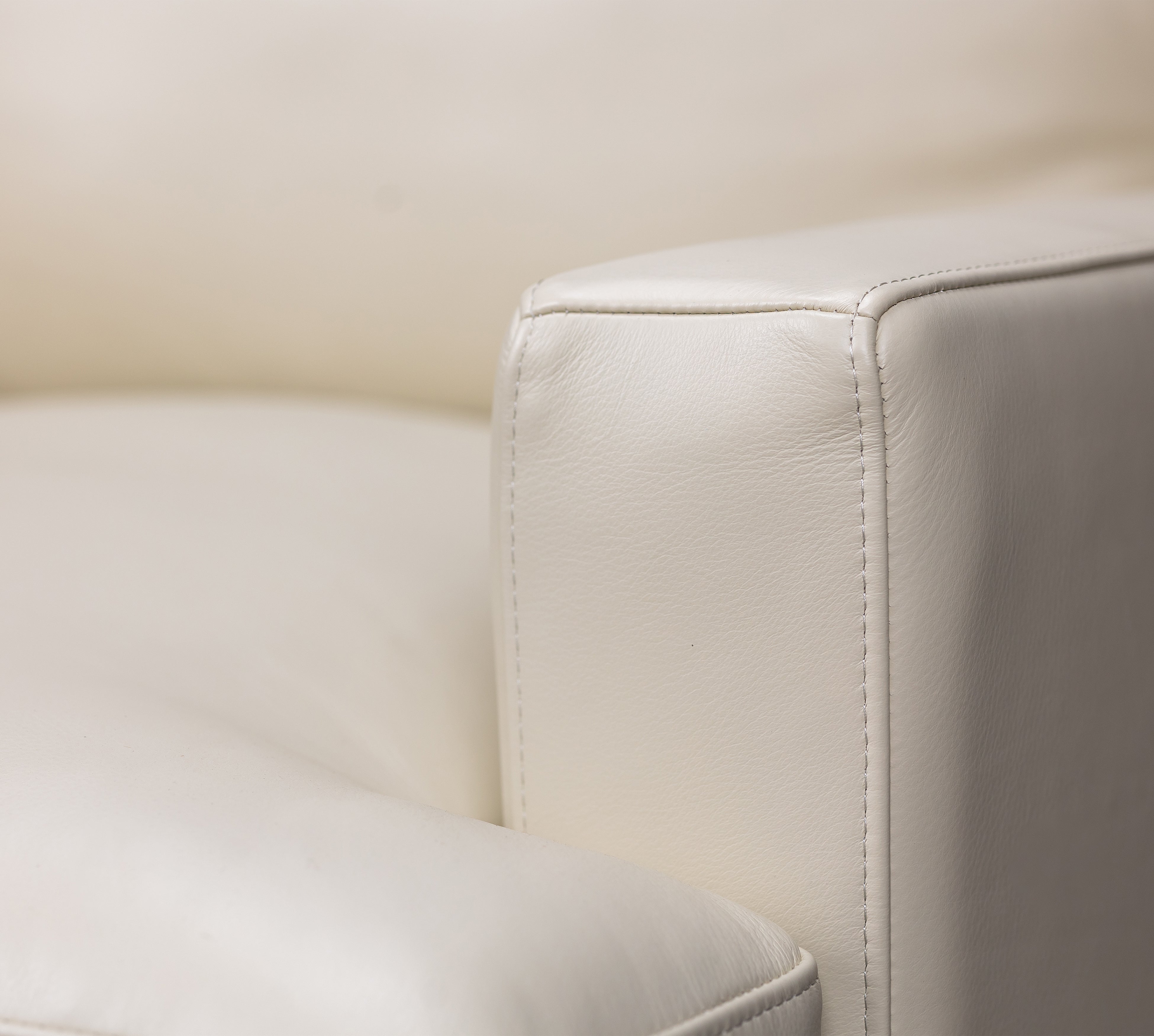 3103 REDDING CHAIR