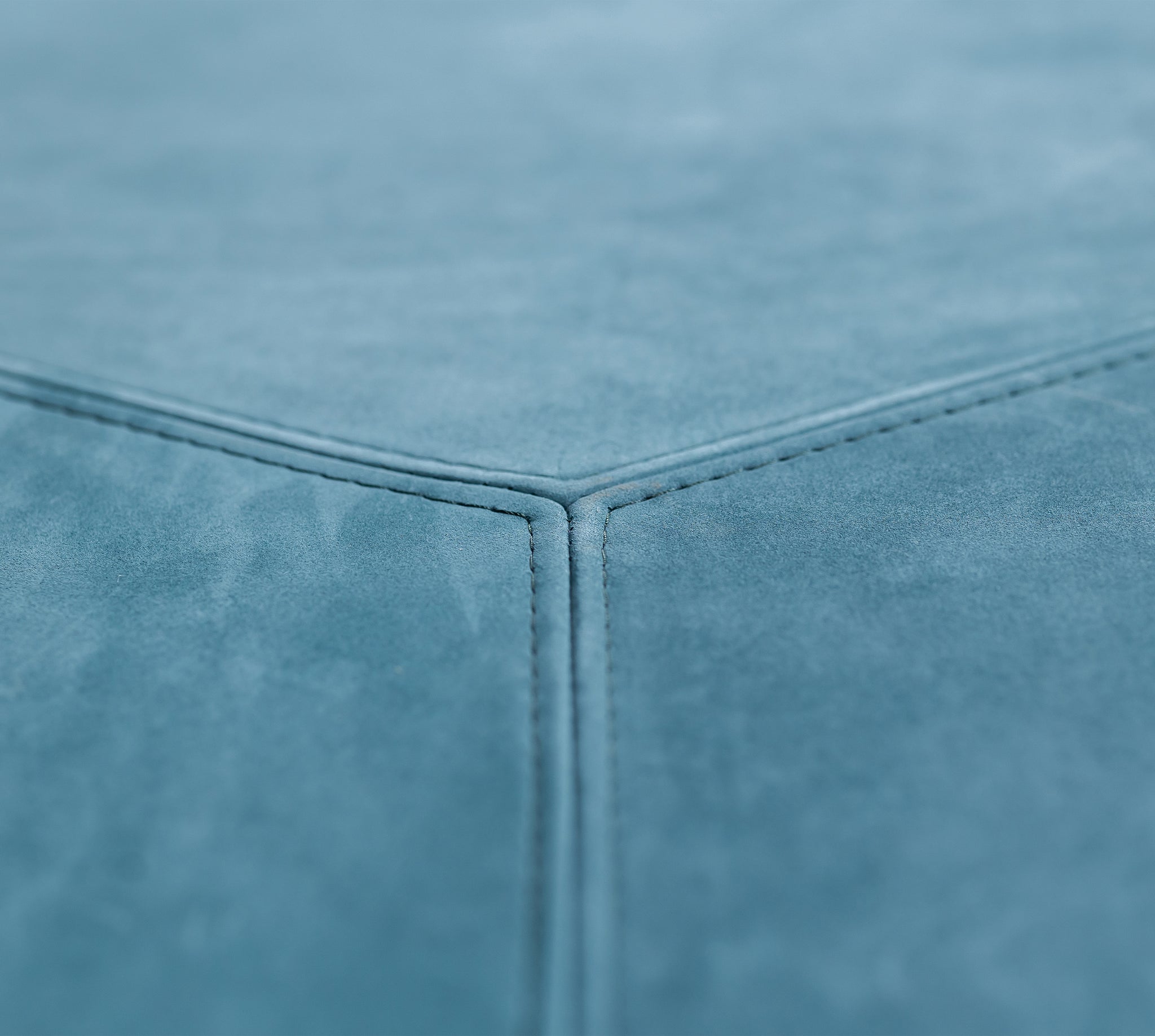 7004 GRAMERCY CIRCLE OTTOMAN