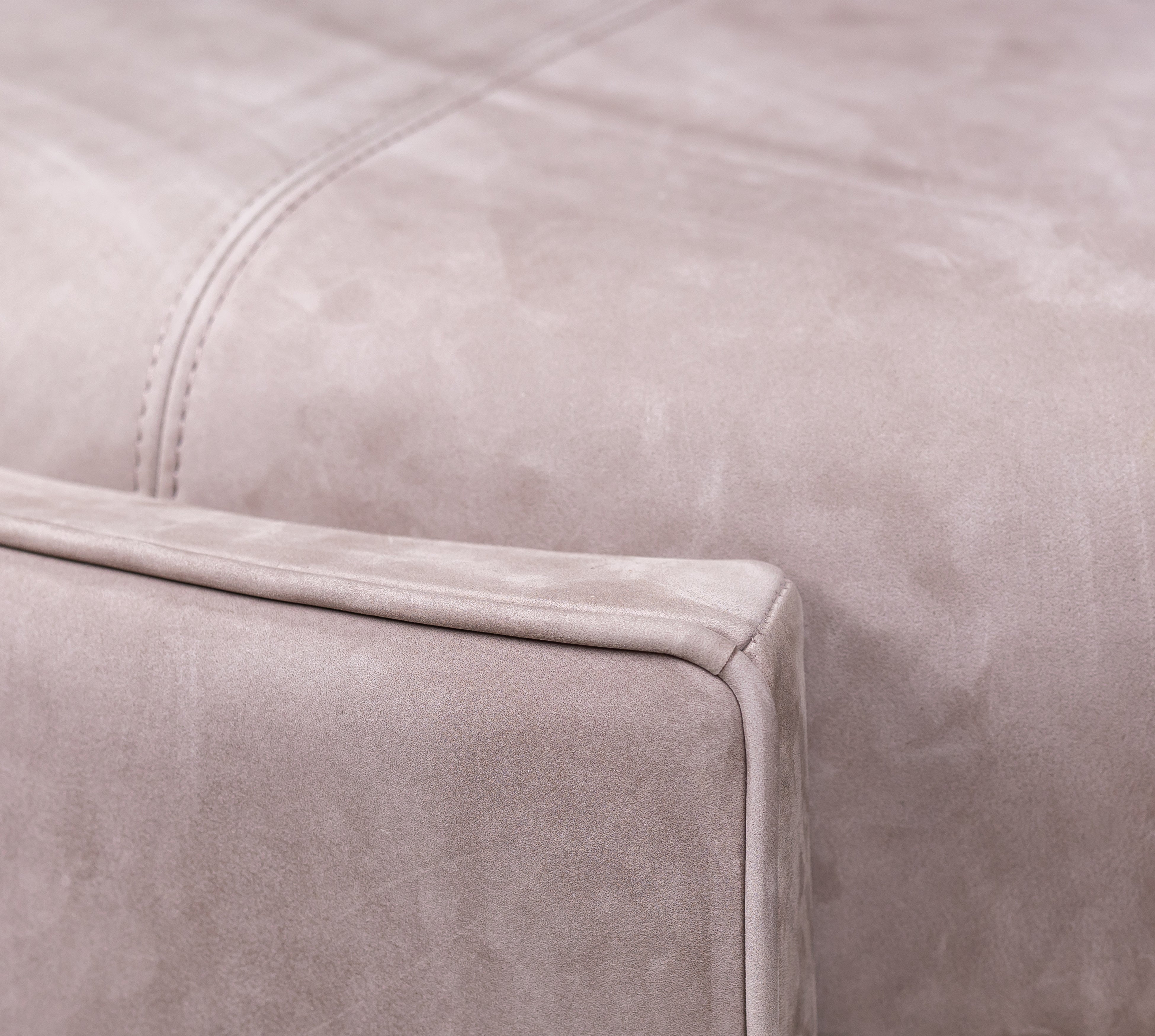 7004 GRAMERCY CIRCLE OTTOMAN