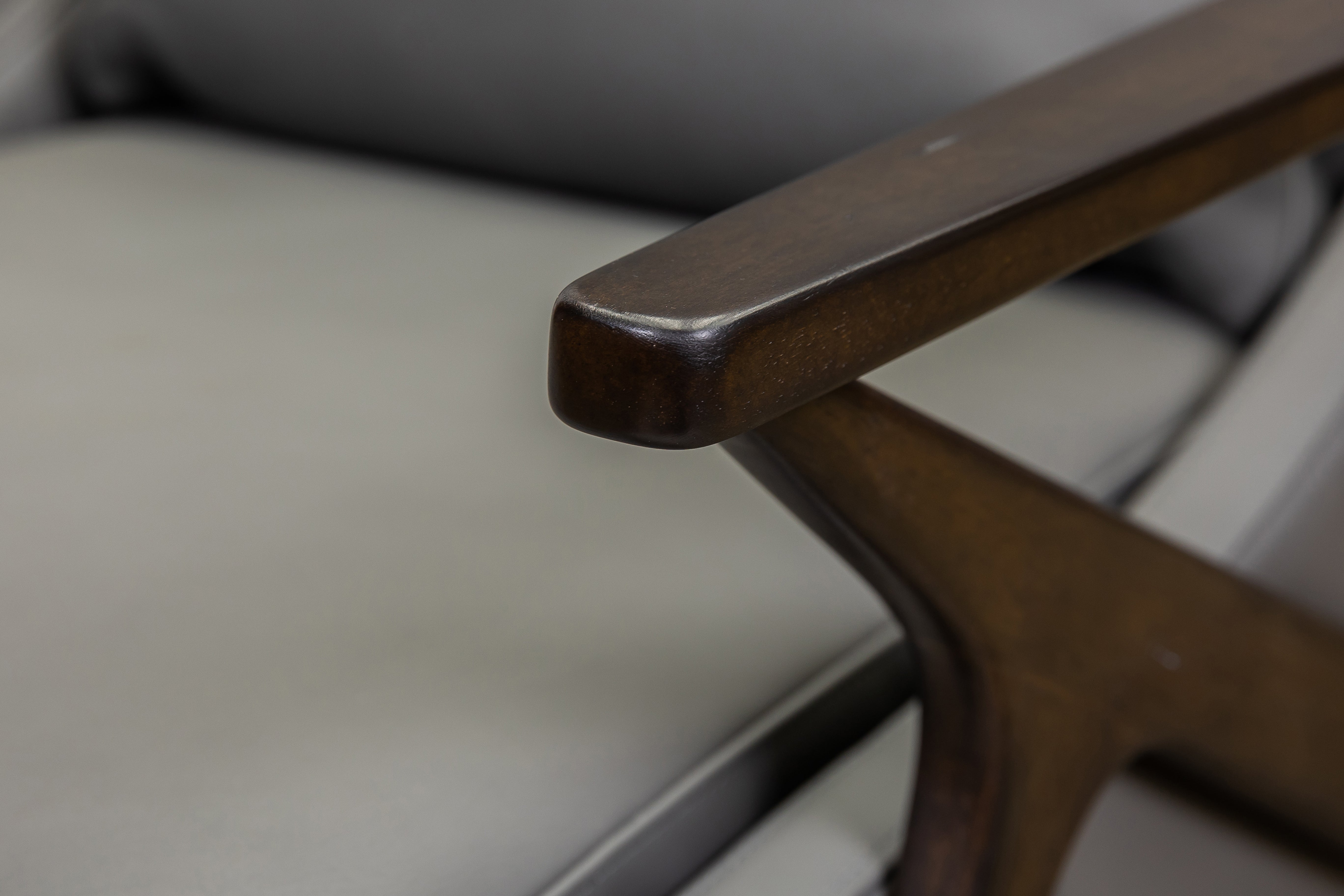 1156 LEE POWER RECLINER