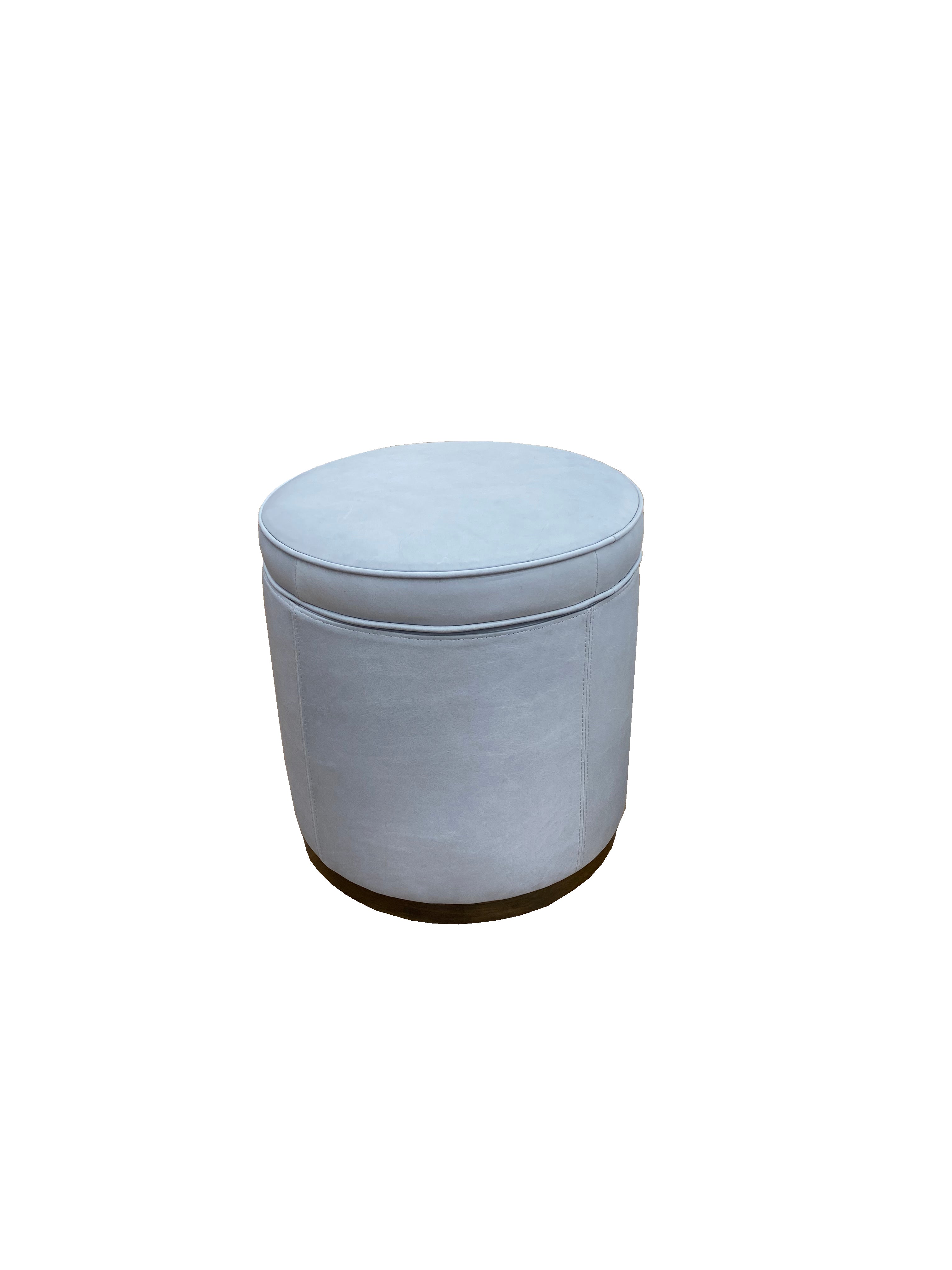 9072 Leg Up Swivel Ottoman