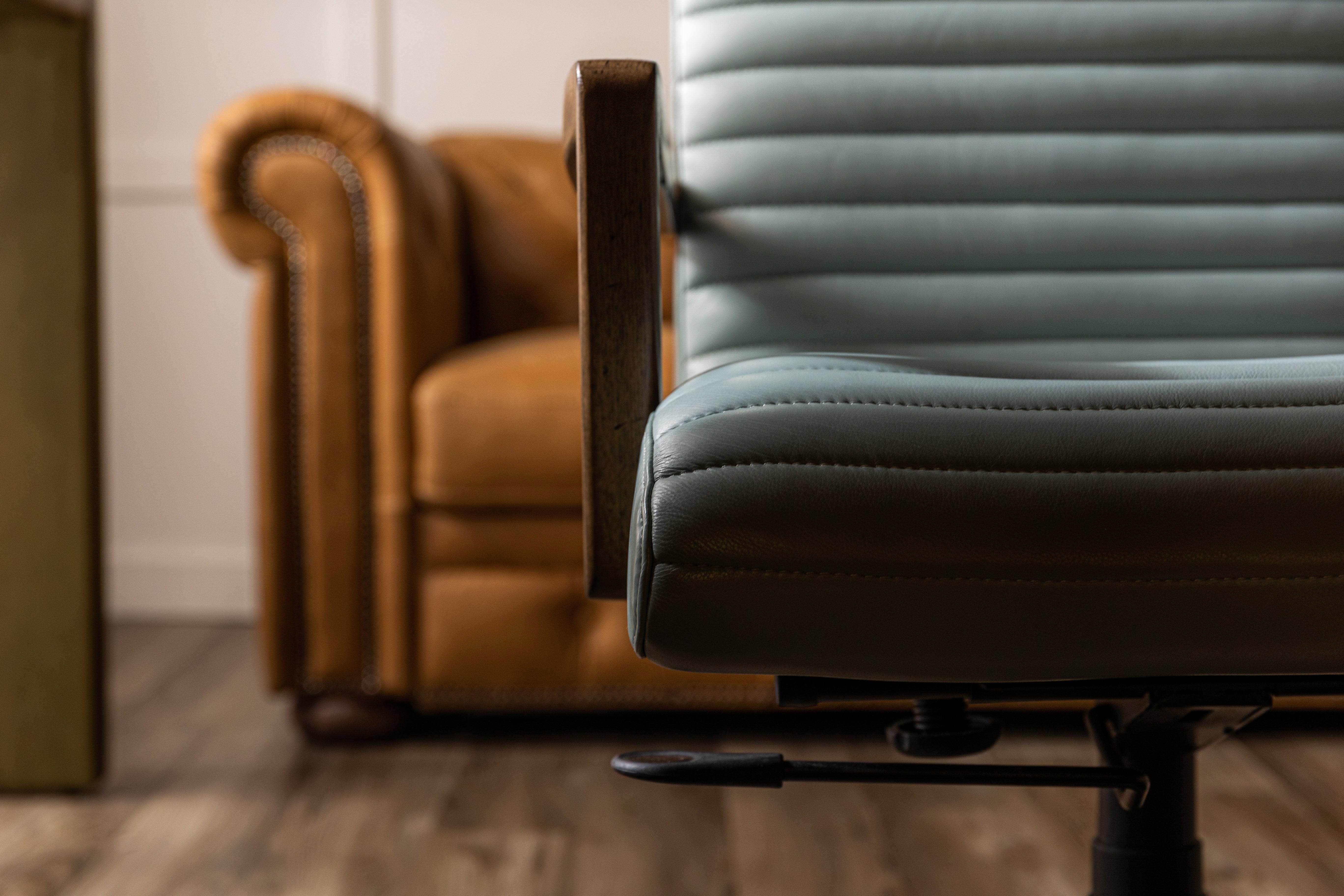 4005 KENAN EXECUTIVE SWIVEL CHAIR